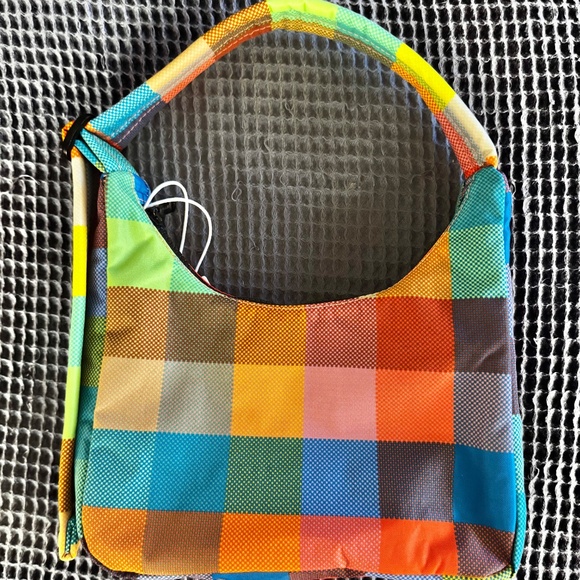 NWT Baggu Mini Shoulder bag in Madras - Picture 2 of 5